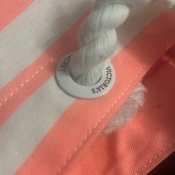 Victoria’s Secret 2017 Beach Tote - Picture 5 of 6